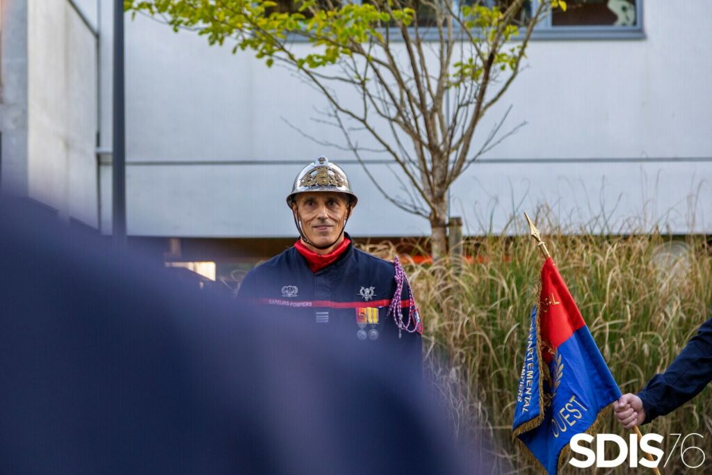 Le commandant Sylvère PERROT en cérémonie